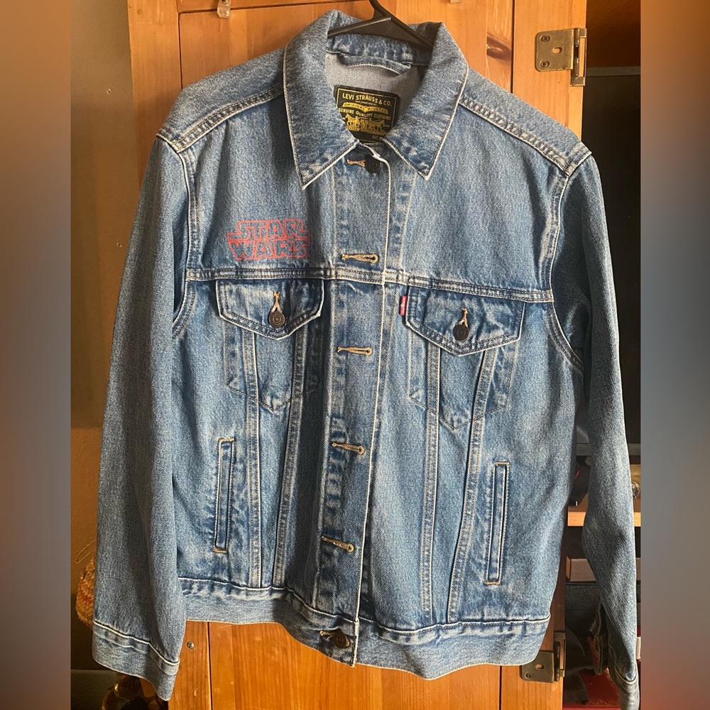 NWOT Levi’s Star Wars R2D2 Jean Jacket